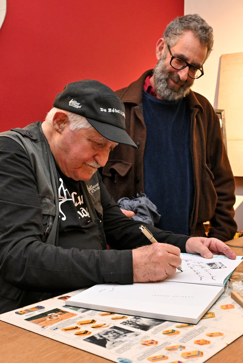 SIGNATURE CHARLES BÉBERT DANS SA BOUTIQUE