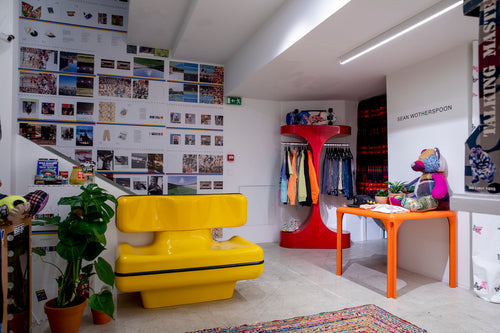 JUST A SPACE | PARIS